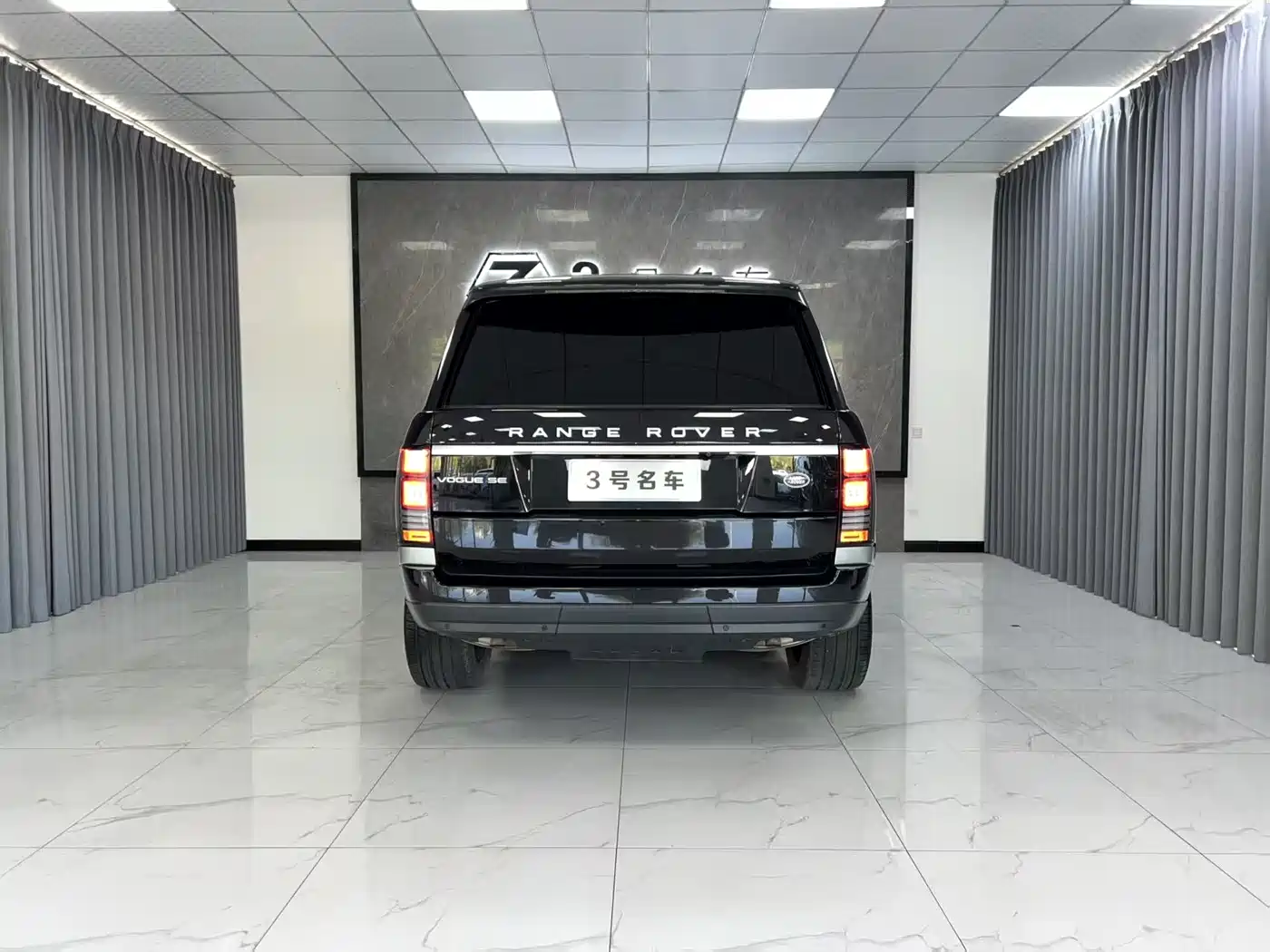 Land Rover Range Rover 2014 3.0 SC V6 Vogue SE Genesis Extended Edition фото 2