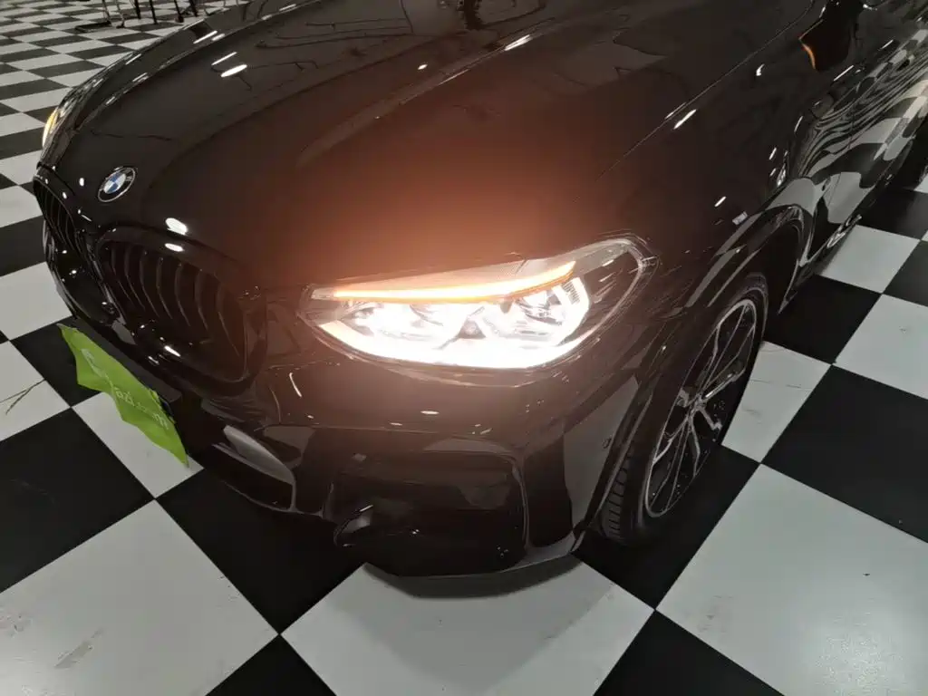 Photo 24 - BMW X4