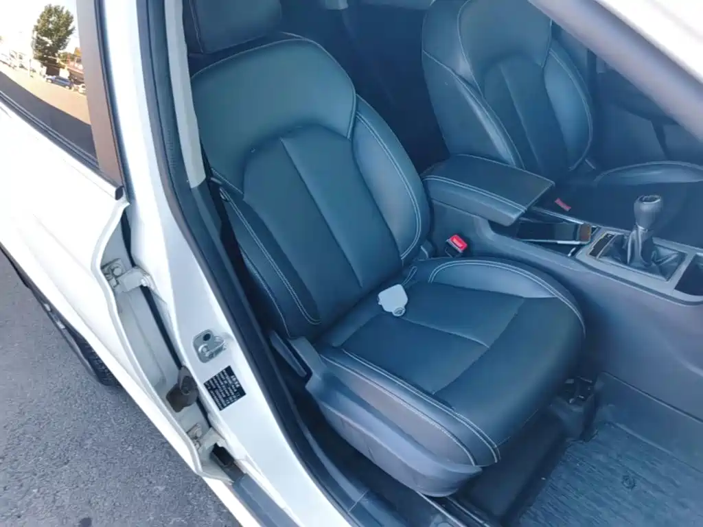 Фото 25 - Roewe RX5