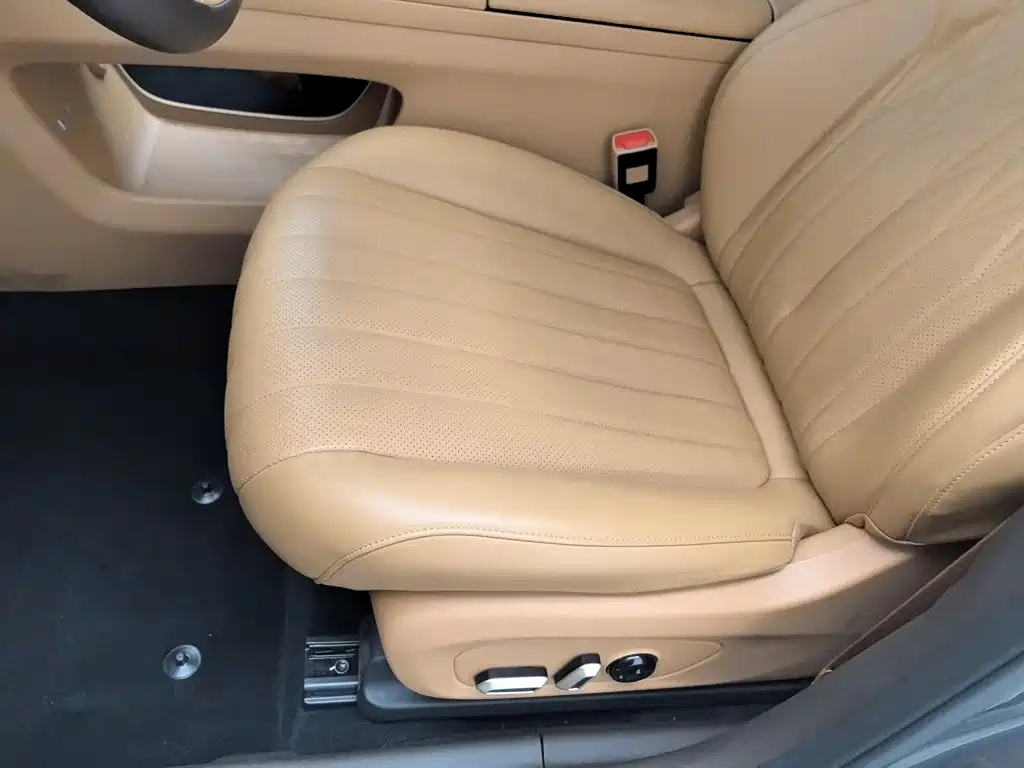 Dongfeng Aeolus L8 2025 2025 Plug-in Hybrid
