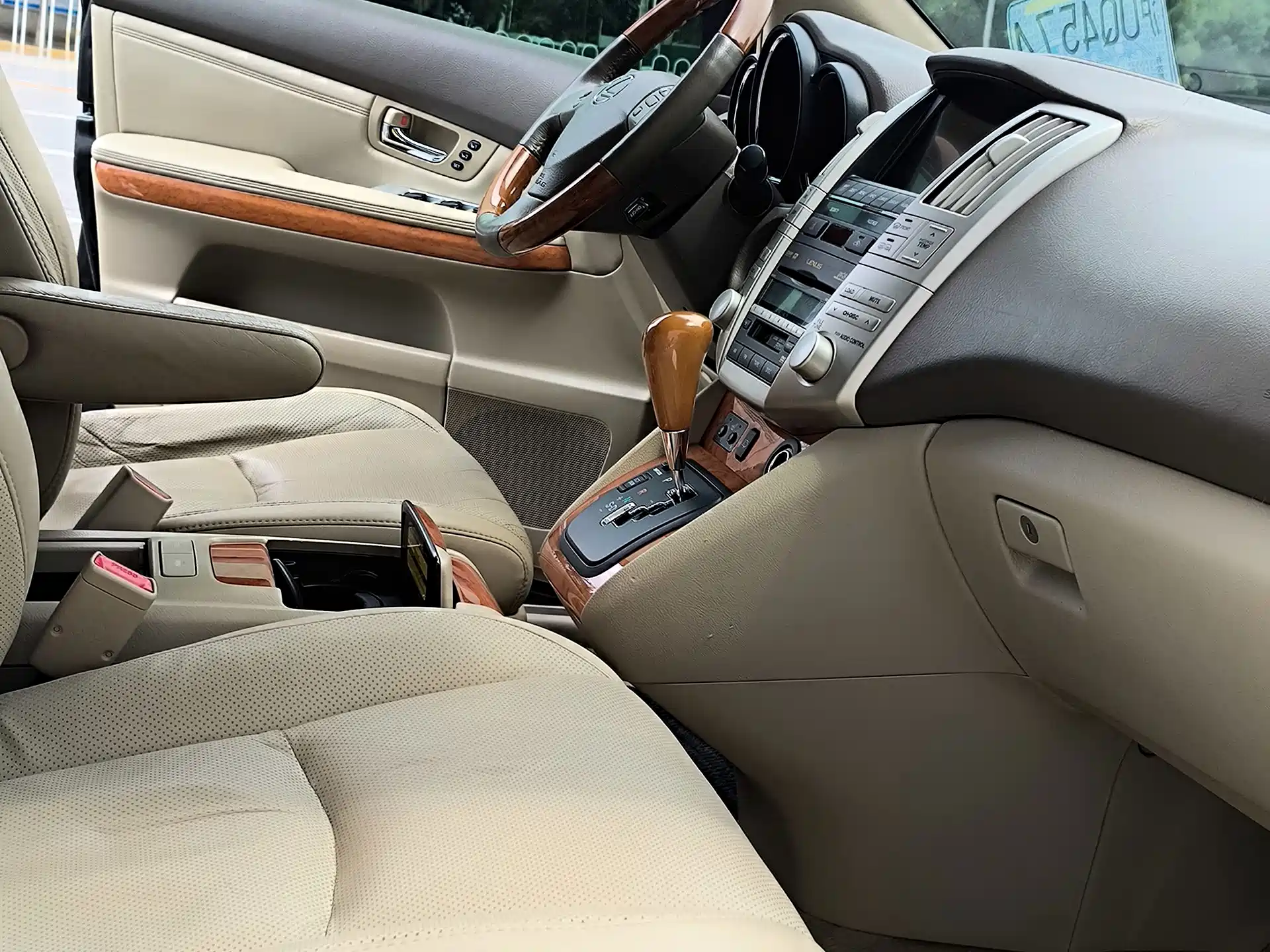 صورة 14 - Lexus RX Classic
