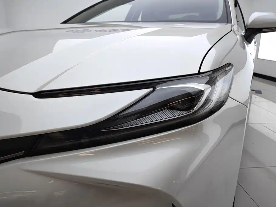 Photo 5 - Toyota Camry
