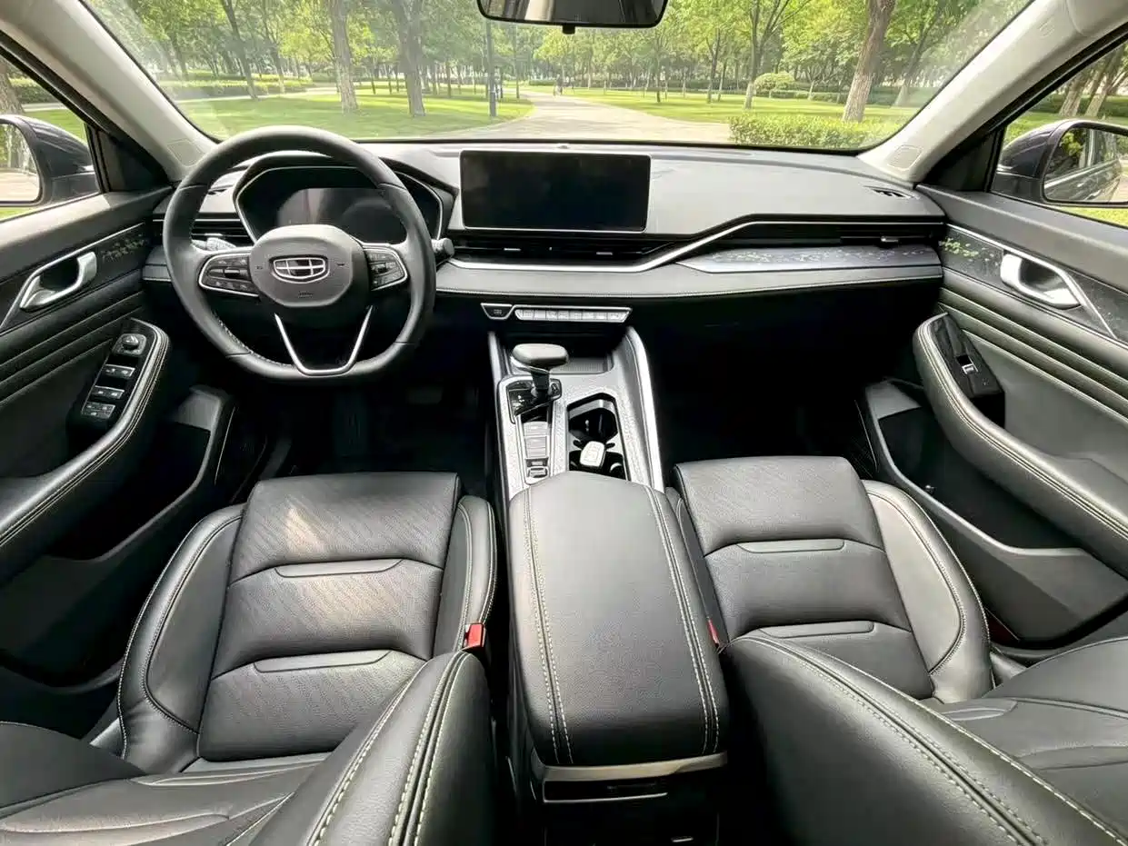 Фото 8 - Geely Preface