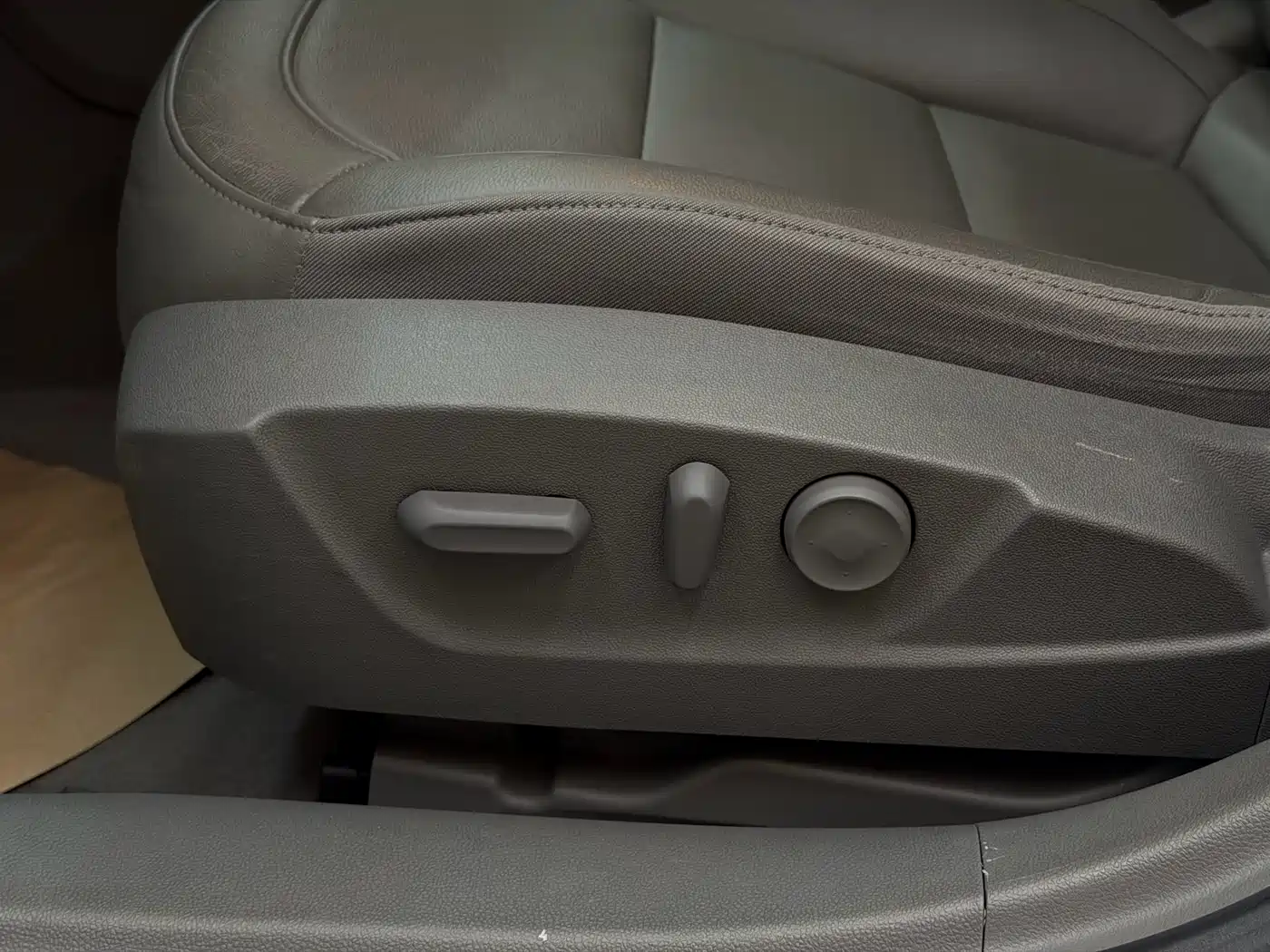 Chevrolet Malibu 2014 2.0L Automatic Luxury фото 6