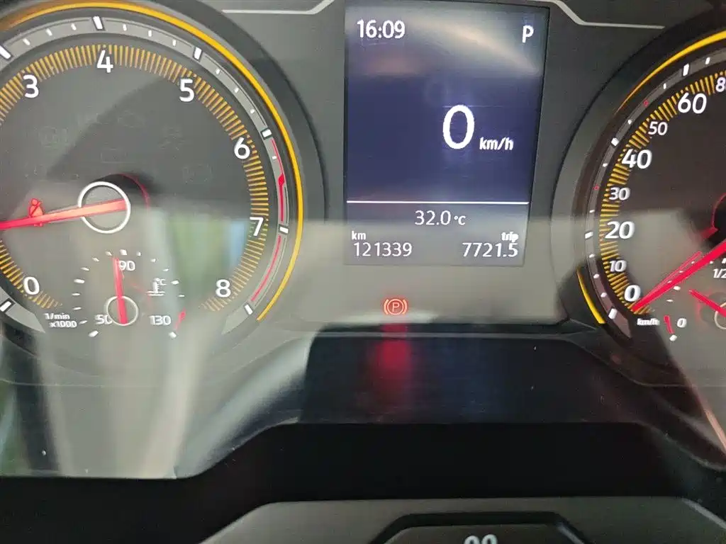 Volkswagen Tharu 2020 280TSI 2WD Comfort Edition China VI фото 5