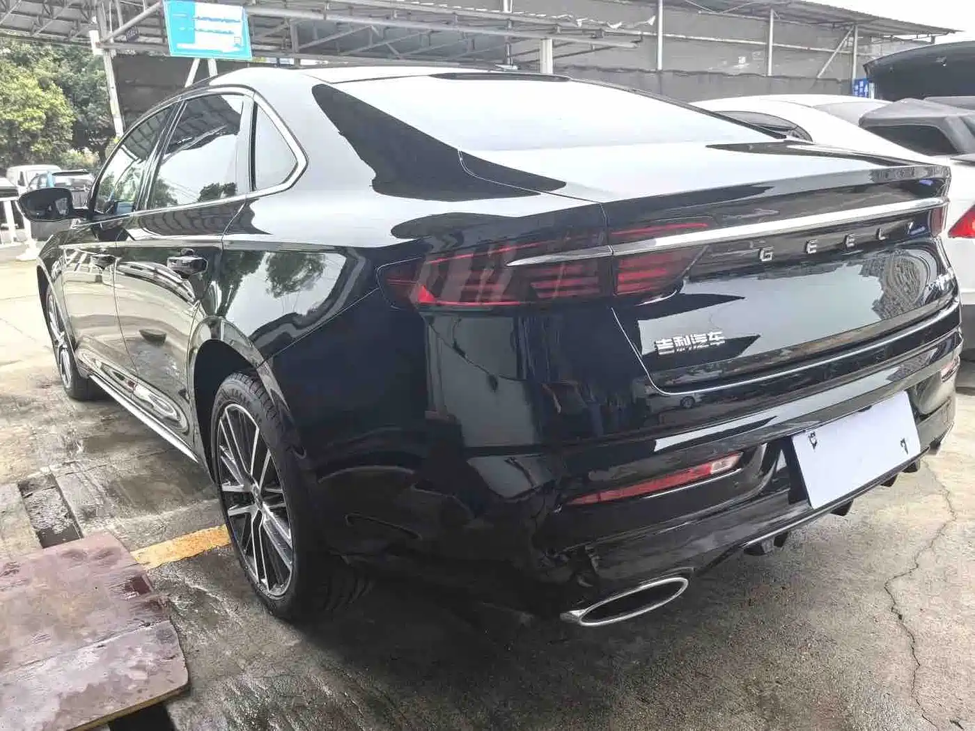 Фото 8 - Geely Preface