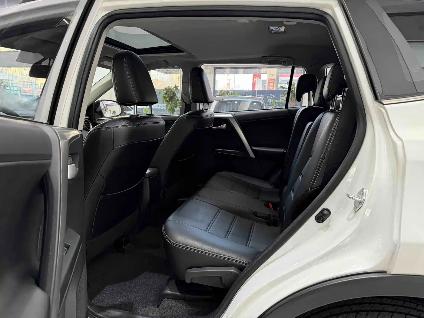 Toyota RAV4 Rongfang 2016 2.0L CVT 2WD Comfort (China V) фото 5