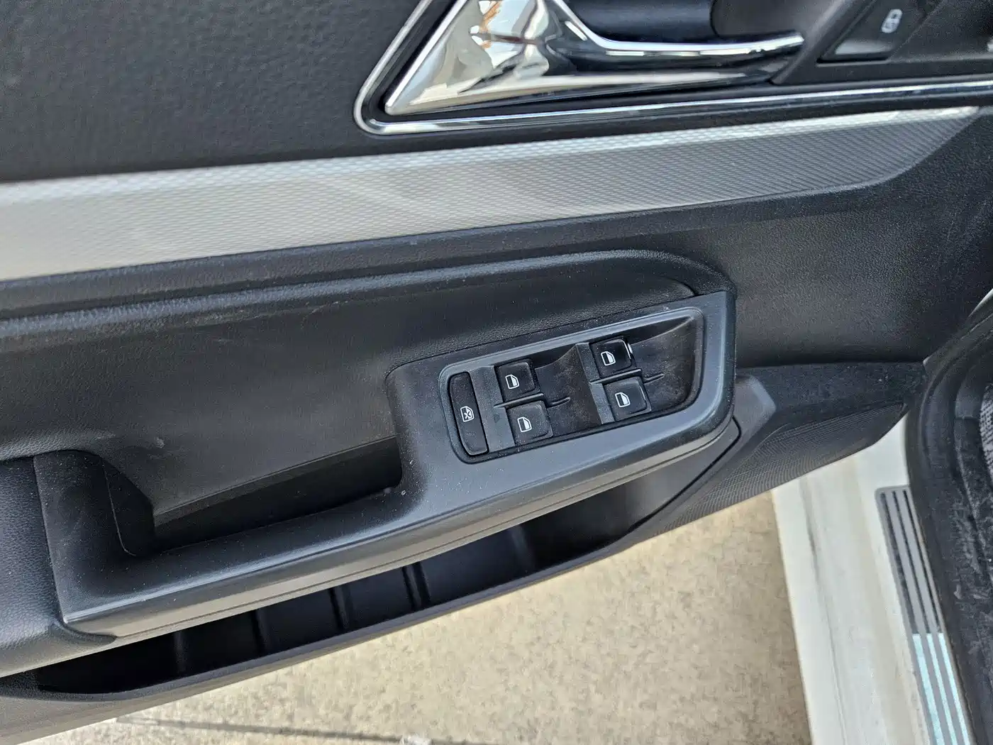 Volkswagen Lavida Tour 2017 180TSI DSG Comfort Edition фото 6