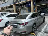 Фото 10 - Lexus ES