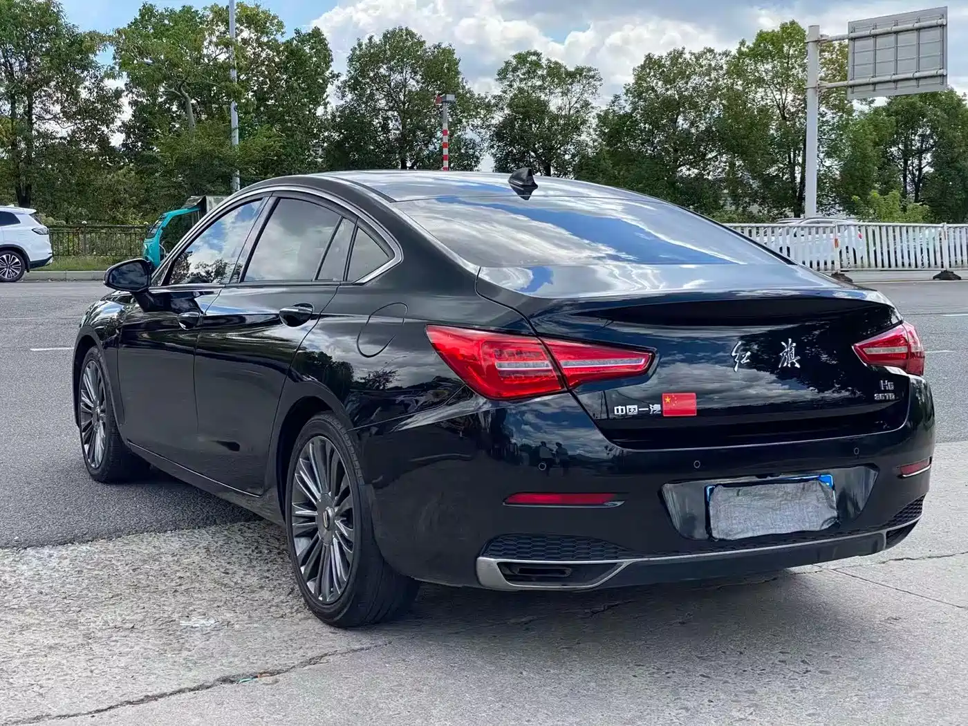 Hongqi H5 2020 1.8T Automatic Smart Connection Qi Enjoy Edition фото 7