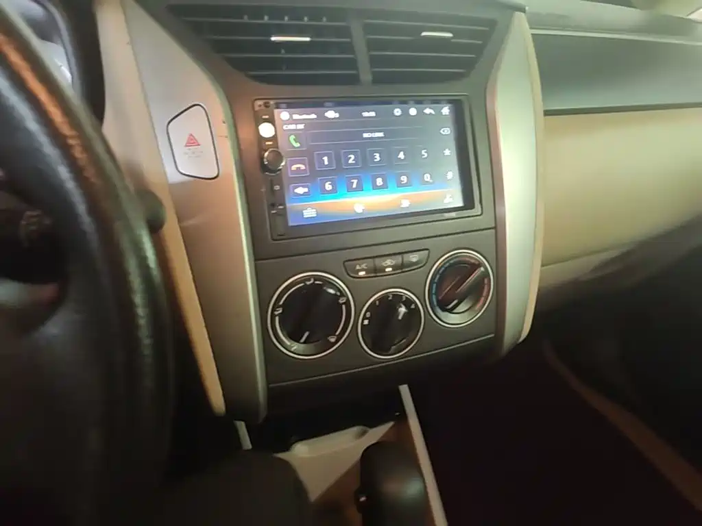 Venucia R50 2014 2013 1.6L Automatic Luxury Edition