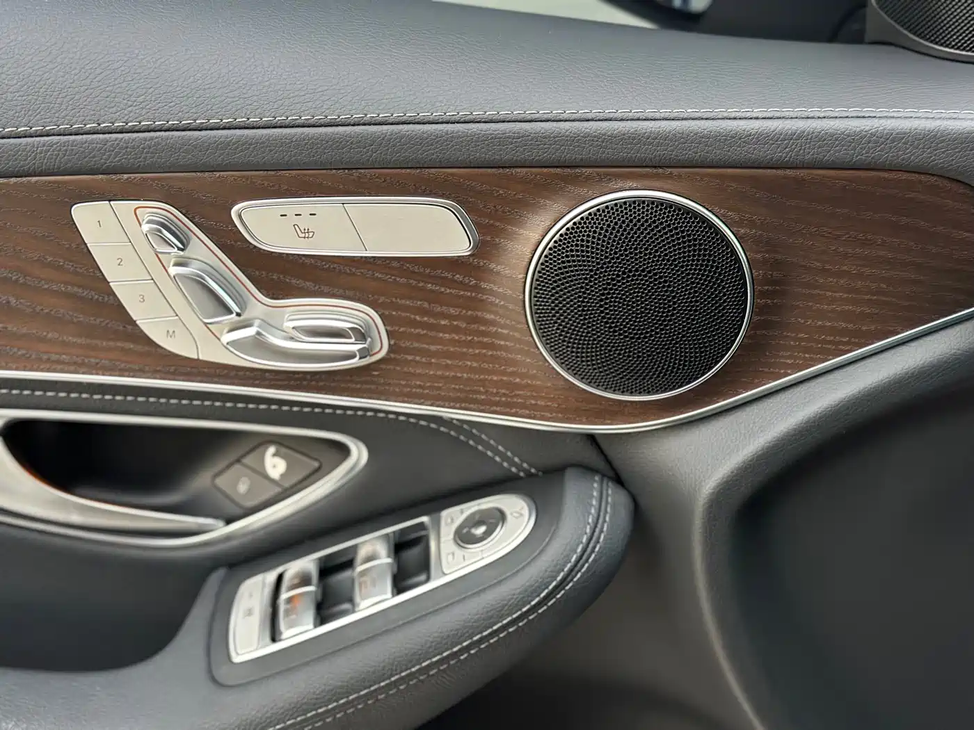 Mercedes-Benz GLC 2017 GLC 300 4MATIC Dynamic фото 14