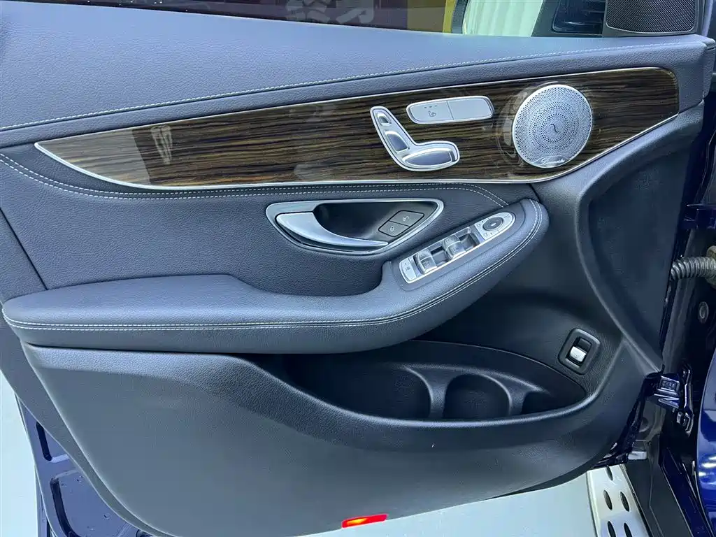 Mercedes-Benz GLC 2018 GLC 260 4MATIC Luxury фото 17