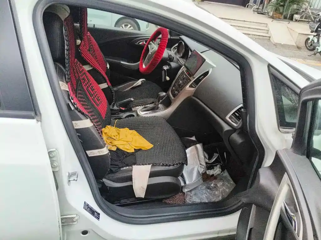 Фото 13 - Buick Excelle