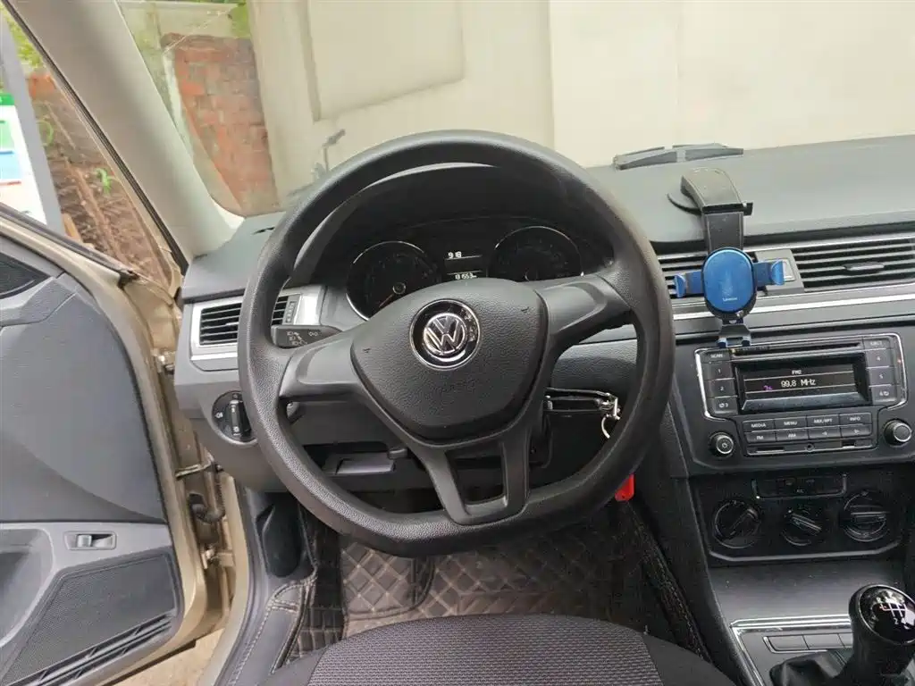 Volkswagen Bora 2018 1.5L Manual Fashion фото 3