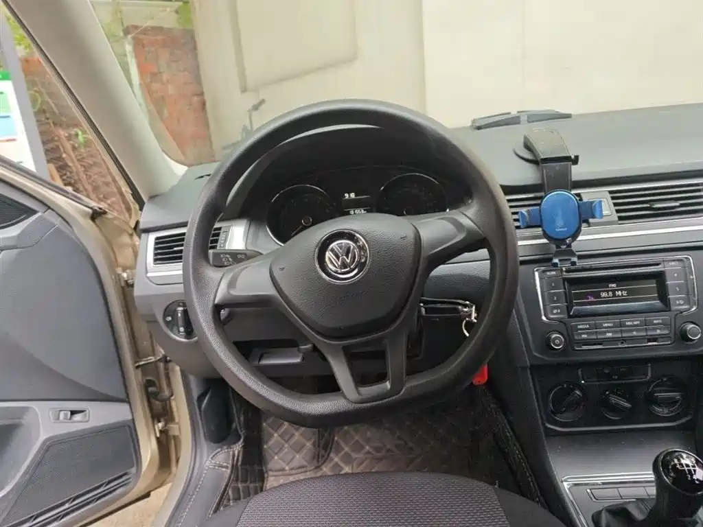 Volkswagen Bora 2018 1.5L Manual Fashion фото 13