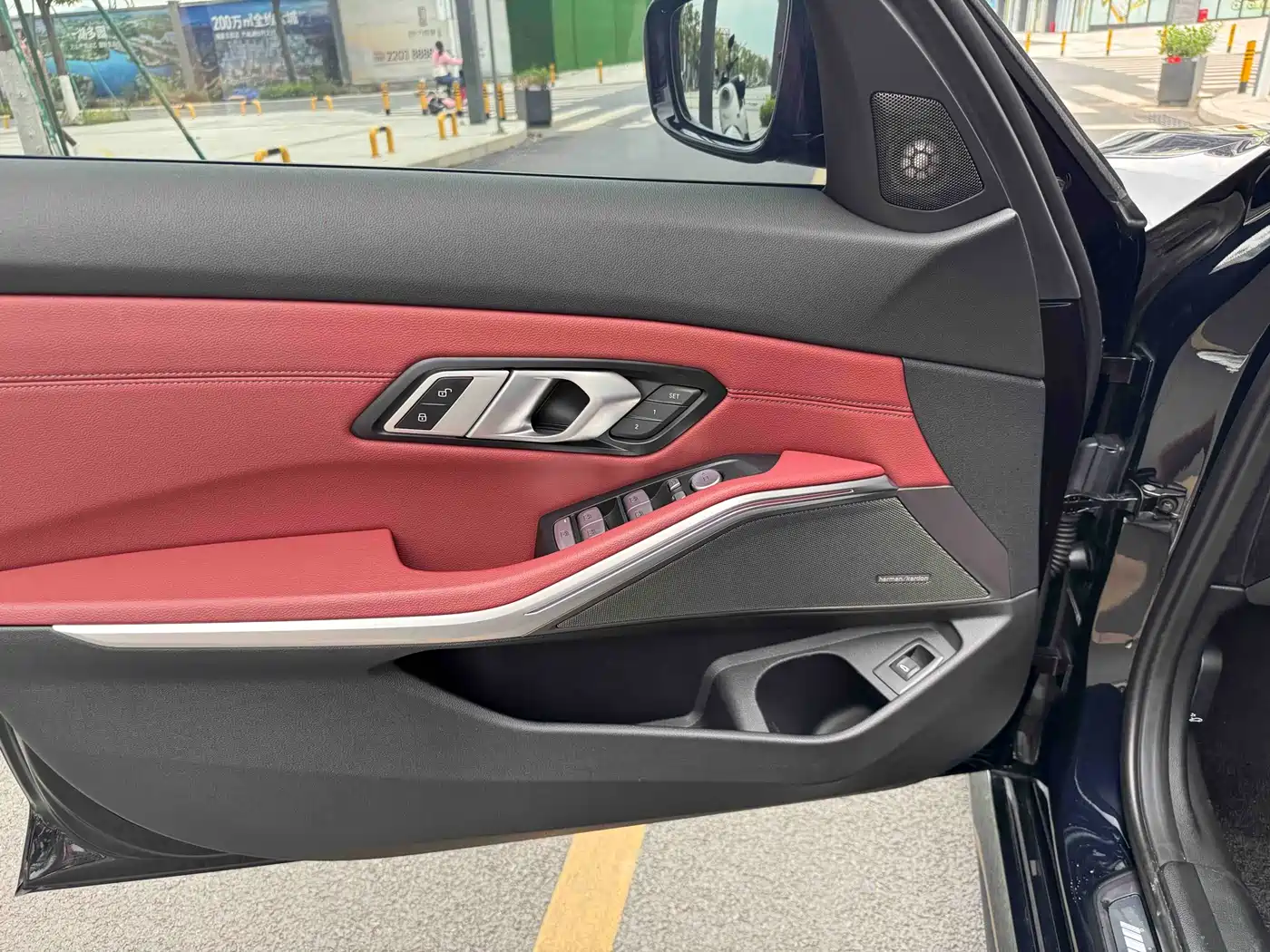 BMW 3 Series 2023 325Li M Sport Black Night Package фото 9