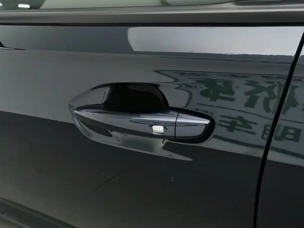 DONGFENG YI HYUN MAX