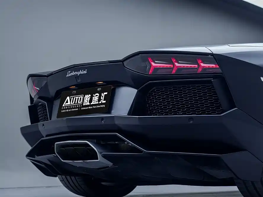 Lamborghini Aventador 2011 LP 700-4 фото 7