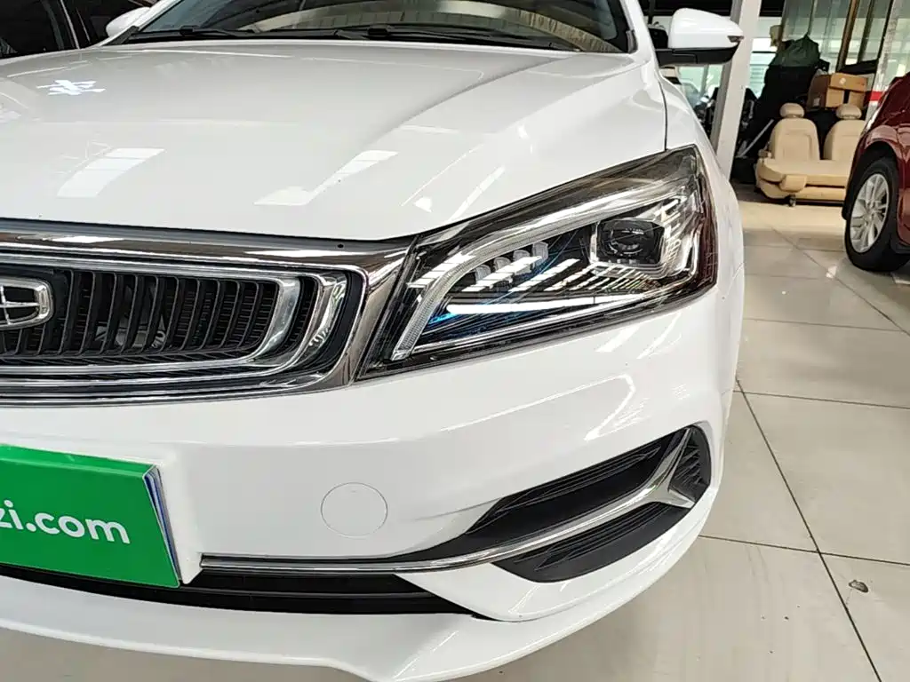 Фото 24 - Geely Emgrand