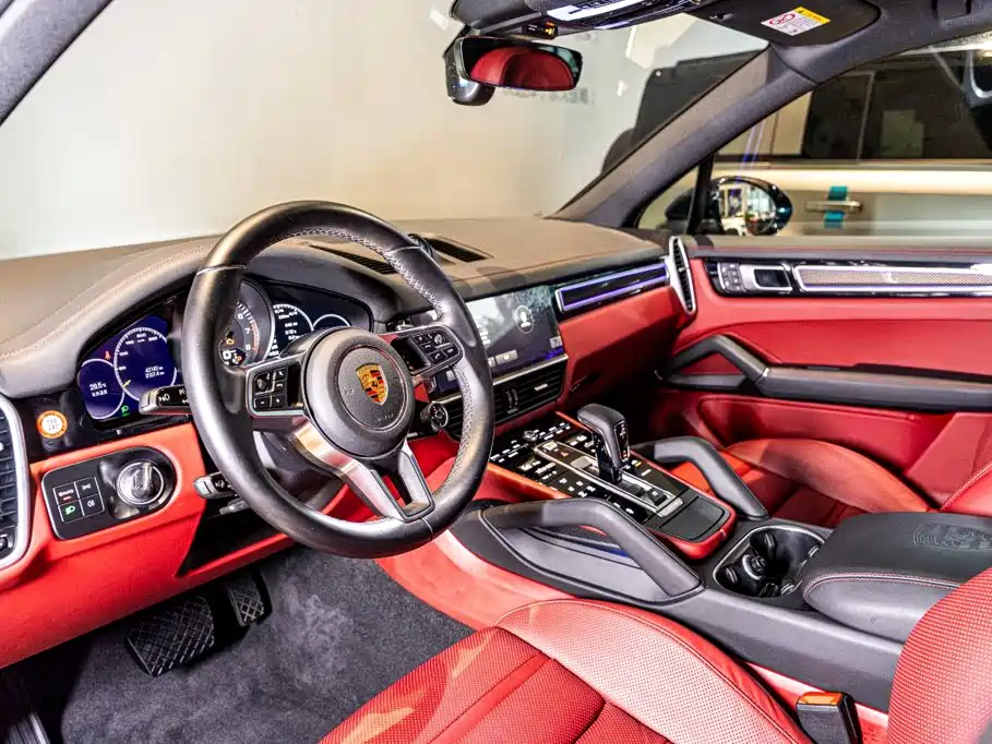 Photo 6 - Porsche Cayenne New Energy