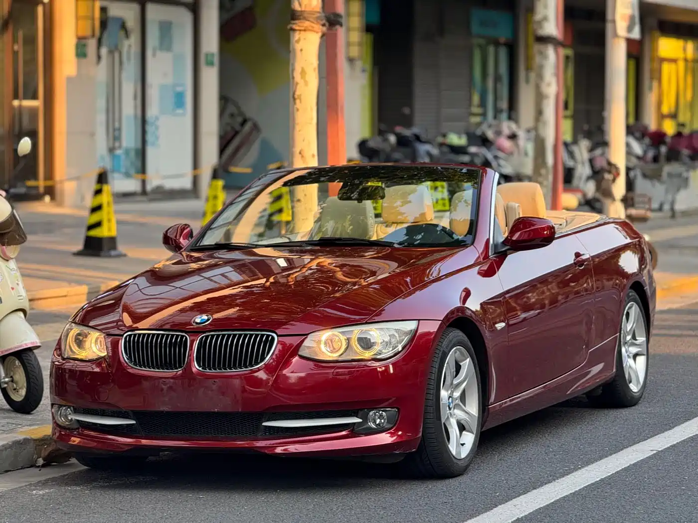 BMW 3 Series (Import) 2011 325i Convertible Coupe