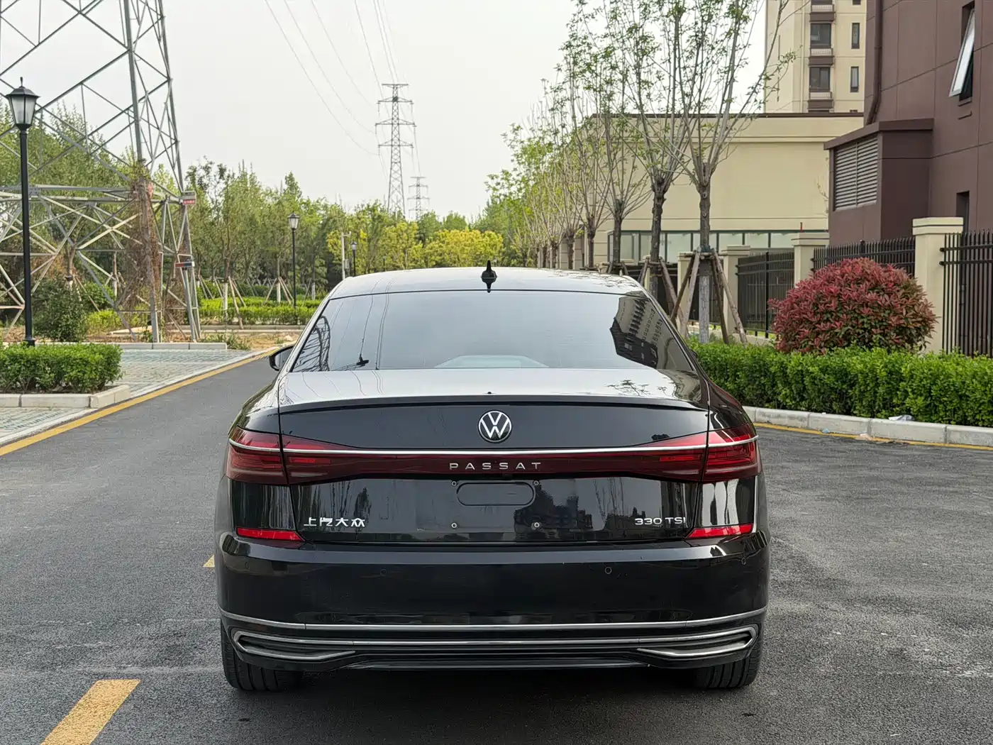 Volkswagen Passat 2023 Facelift 330TSI Luxury Edition фото 8