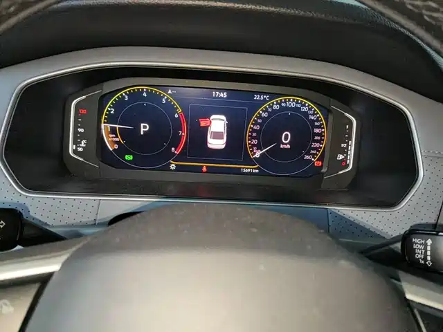 Volkswagen Lavida 2023 Facelift 1.5L Automatic 5 Million Edition — фото 4