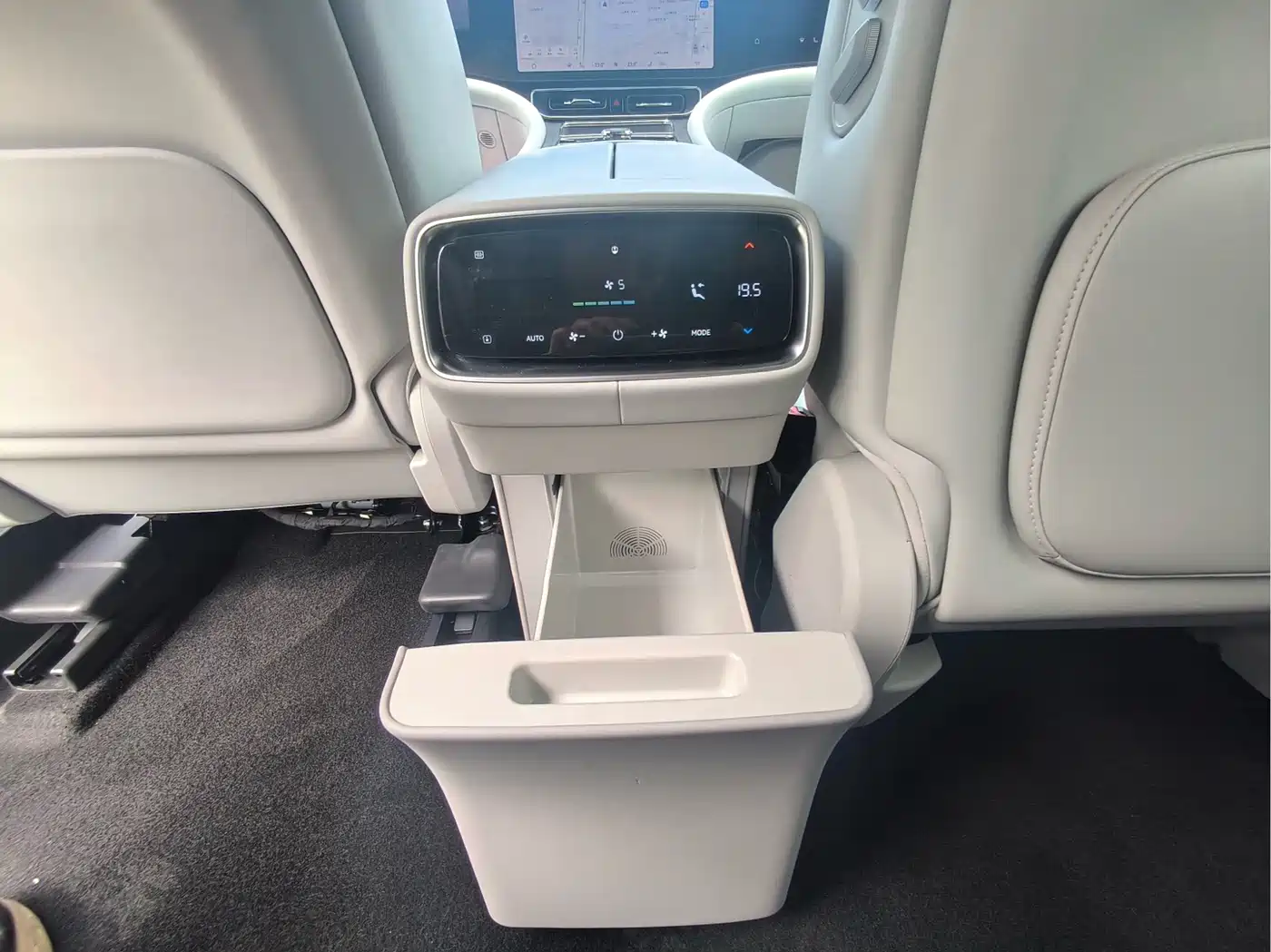 Aito M9 2024 2024 Range Extender Max Edition 42kWh 6-seater