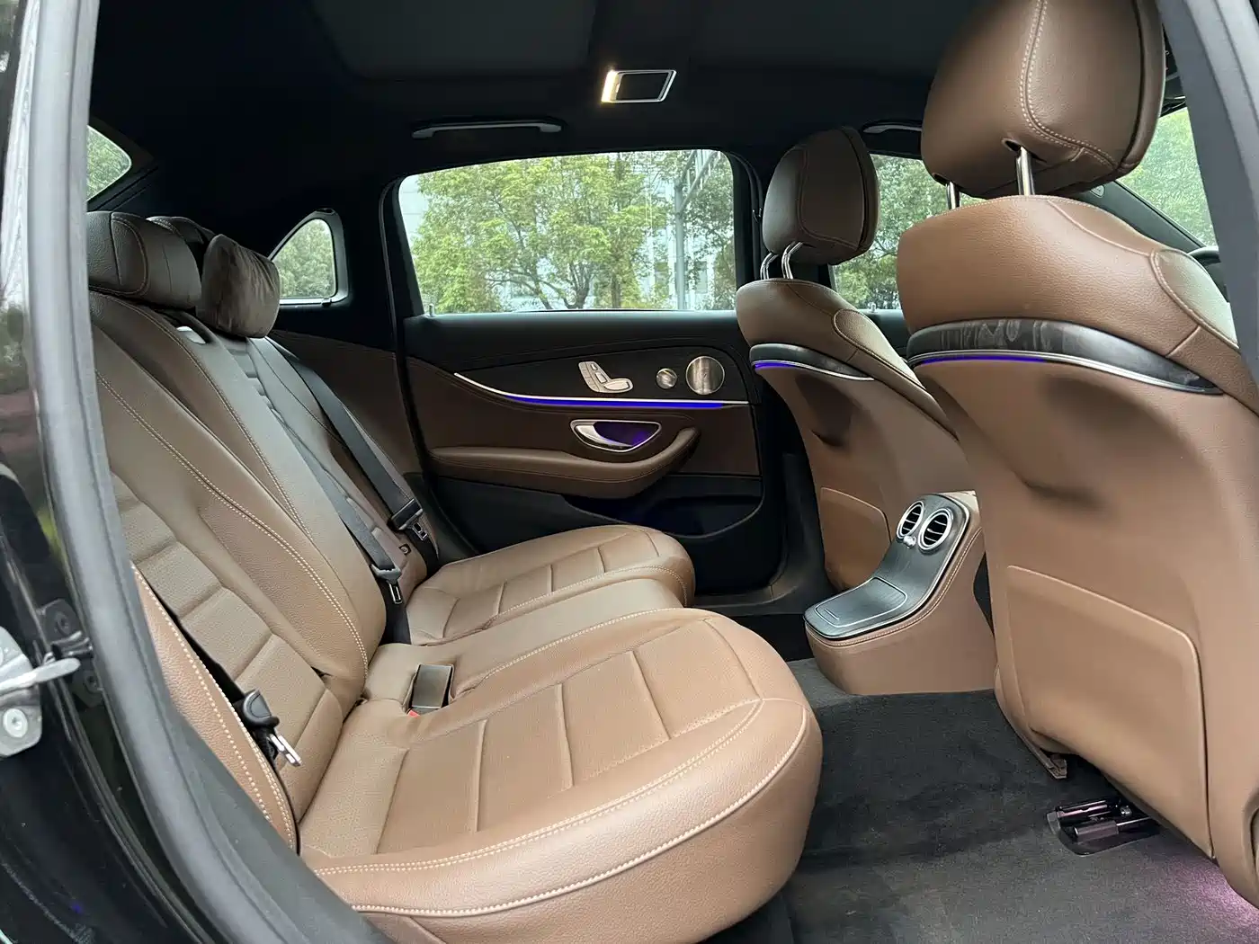 Mercedes-Benz E-Class 2023 E 300 L Sport Luxury фото 13
