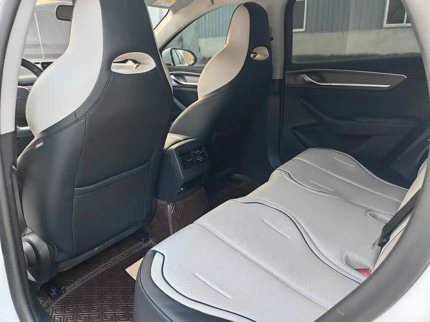 BYD Destroyer 05 2024 Glory Edition DM-i 55KM Luxury фото 7