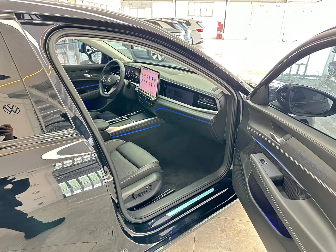 Volkswagen Passat 2025 Model Pro 380TSI Starlight Dragon Edition фото 10