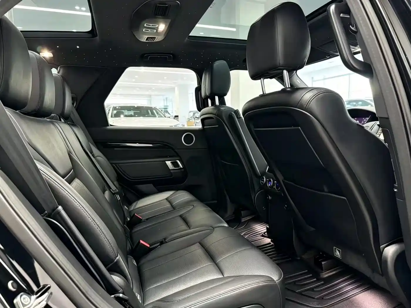 Land Rover Discovery 2020 3.0 SC V6 SE фото 9