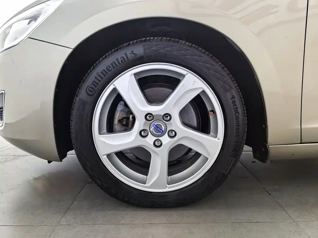 Volvo S60 (Import) 2013 2013 Model T5 Comfort Edition