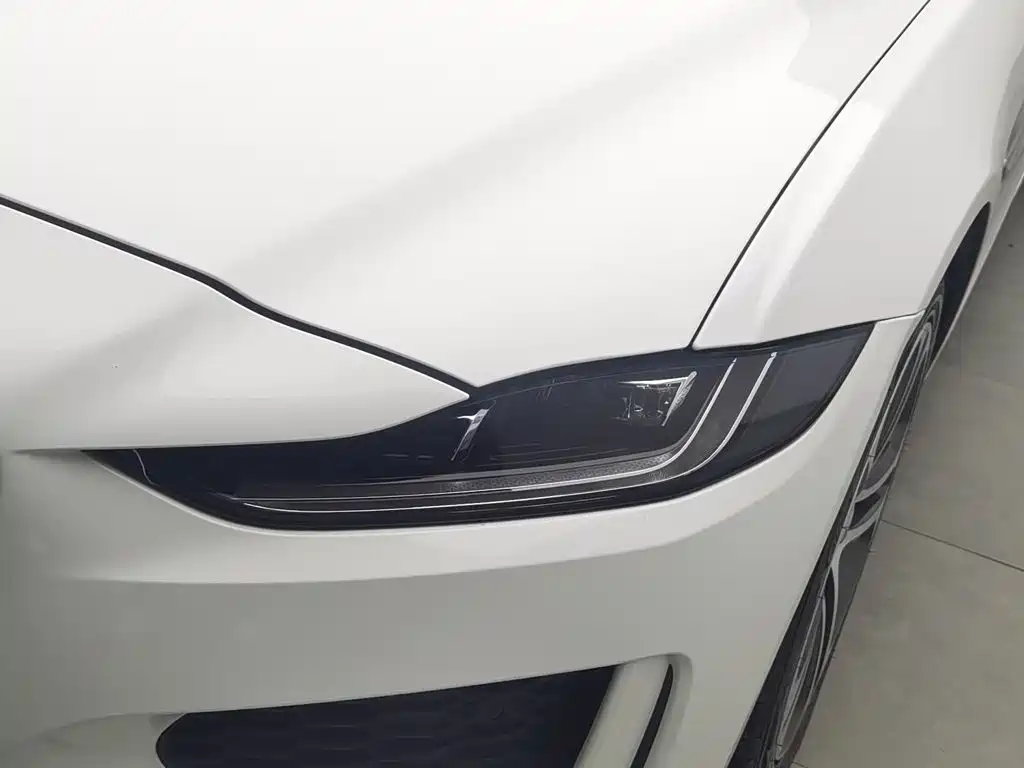 Jaguar XEL, миниатюра 7