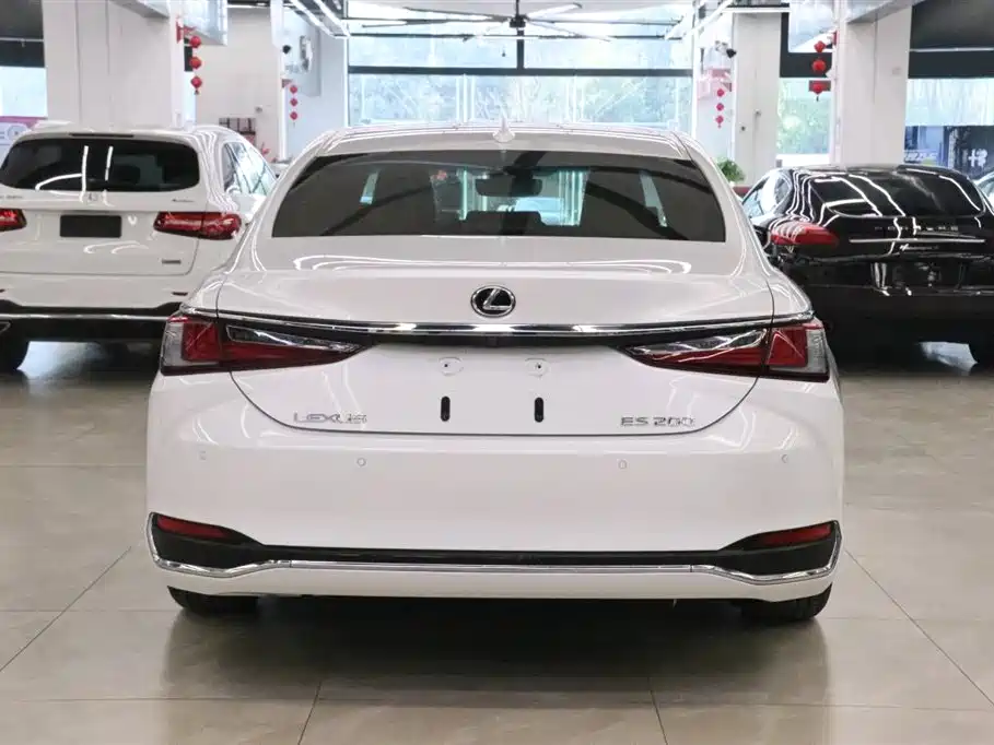 Lexus ES 2018 200 Excellence Edition China V фото 4