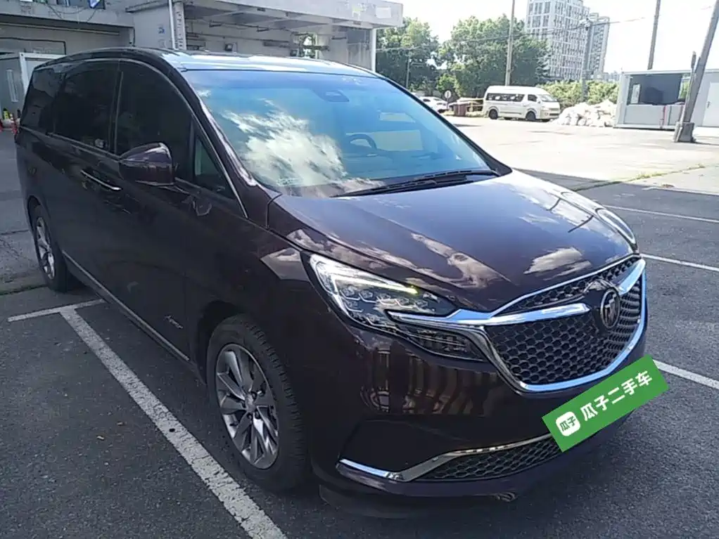 Фото 4 - Buick GL8