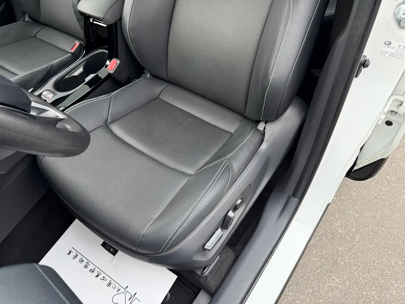 Toyota Frontlander 2022 2.0L CVT Luxury PLUS Edition фото 8