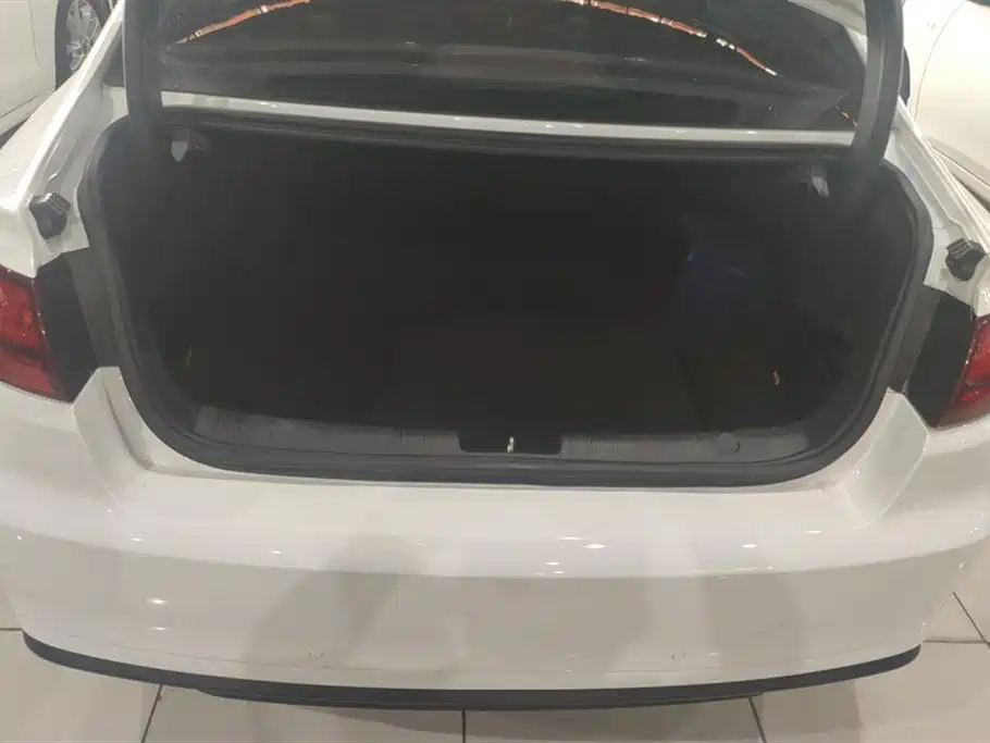 GEELY AUTOMOBILE EMGRAND GL