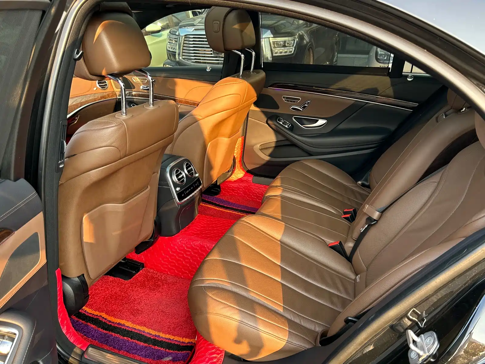 Фото 8 - Mercedes-Benz S-Class