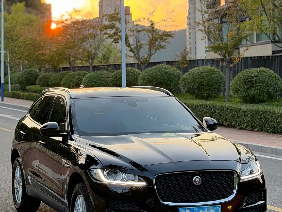 Jaguar F-PACE 2017 2016 2.0T FWD Urban Premium Edition