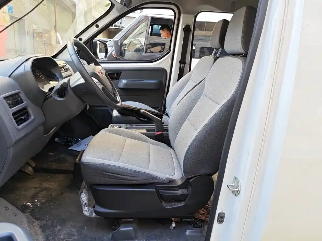 Wuling Motors Wuling Yangguang 2025 2025 400km Bus Comfort Edition