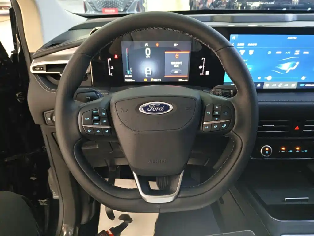 Ford Edge 2022 2021 PLUS EcoBoost 245 FWD Platinum Sharp 5-seater