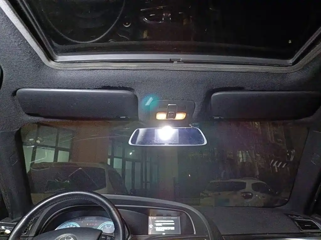 Zhonghua V5 2016 2016 1.5T Automatic 2WD Smart
