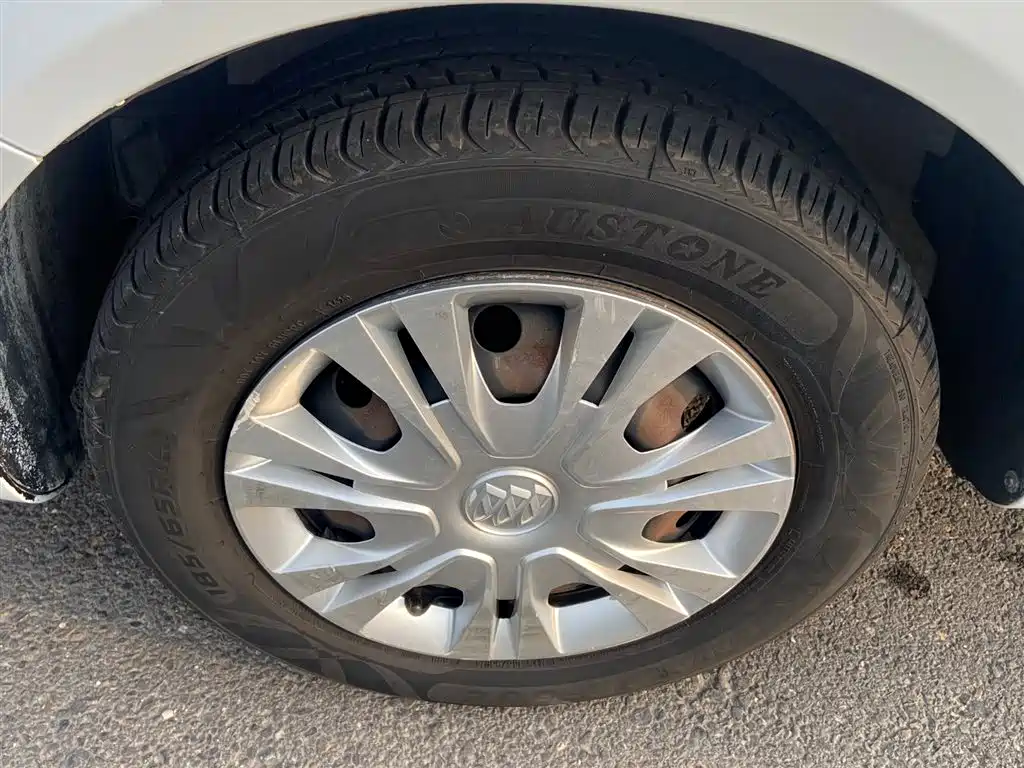 Buick Excelle 2015 1.5L Manual Classic фото 14