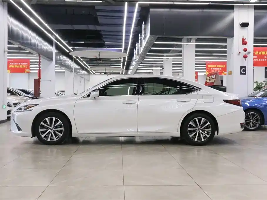 Lexus ES 2018 200 Excellence Edition China V фото 3