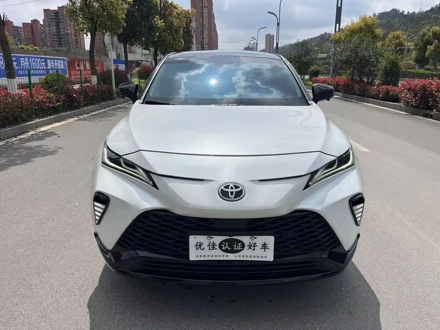 Toyota Venza 2022 2.0L CVT 2WD Premium фото 2
