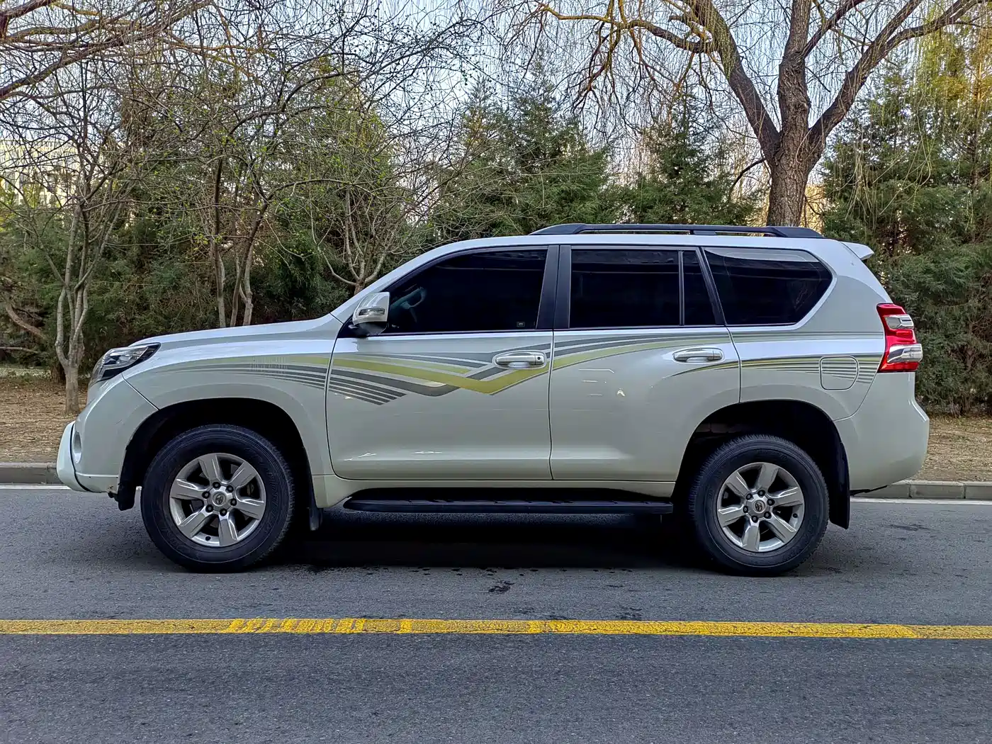 Toyota Prado 2015 2.7L Automatic Standard фото 4