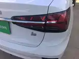 Фото 8 - Roewe i5
