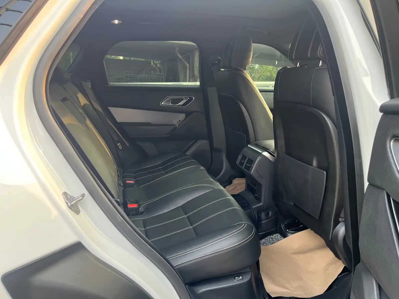 Фото 12 - Land Rover Range Rover Velar